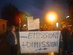 manifestazione antenne striscione