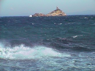 mare mosso ghiaie scoglietto