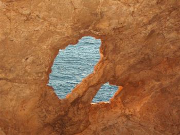 grotta bucaniere finestre