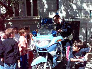 Bimbi Polizia 3