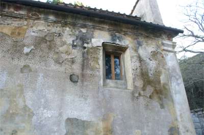 madonna del monte affreschi danneggiati 2