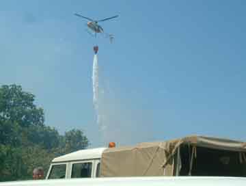 Incendio Bagnaia 2006 3 elicottero