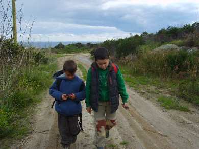 bimbi passeggiata