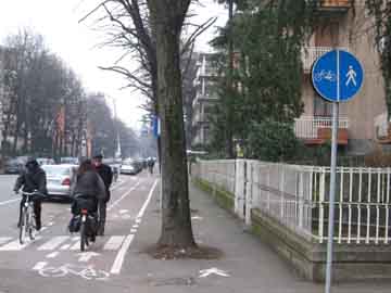 corsia ciclabile città