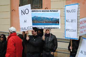 manifestazione elettrodotto  vari 6