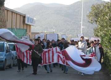 Elettrodotto manifestazione studenti  A