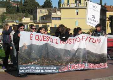 Elettrodotto manifestazione studenti  B